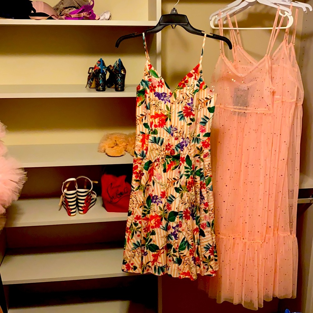 Gorgeous Gianni Bini fleural print dress!